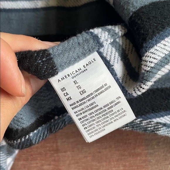 American Eagle Outfitters Navy and Charcoal Plaid Button Down Hoodie Flannel - Picture 8 of 10